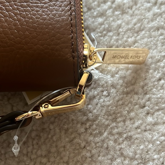 Michael Kors Jet Set Travel Brown Wallet Wristlet - Picture 4 of 7